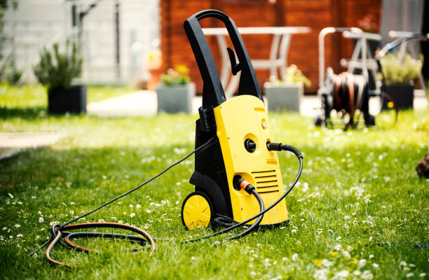 Spring Cleaning in California, MO